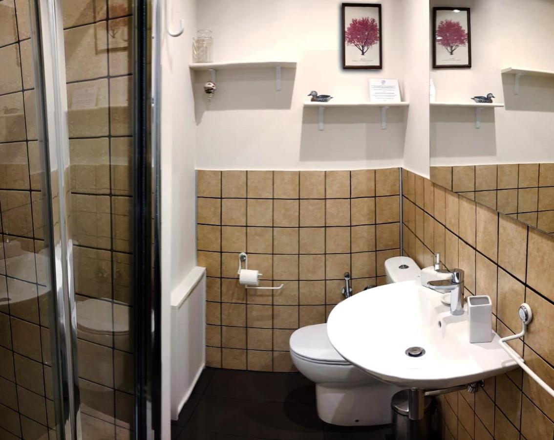 B&B Velardi Viagrande Bagian luar foto