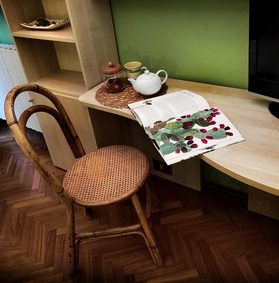 B&B Velardi Viagrande Bagian luar foto