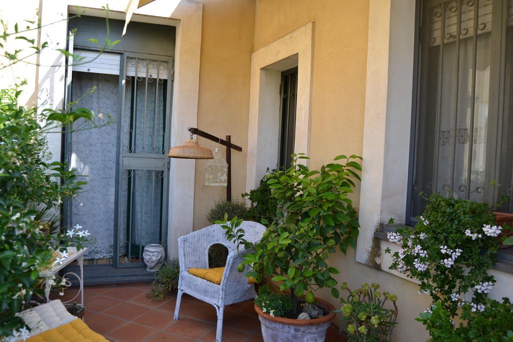 B&B Velardi Viagrande Bagian luar foto