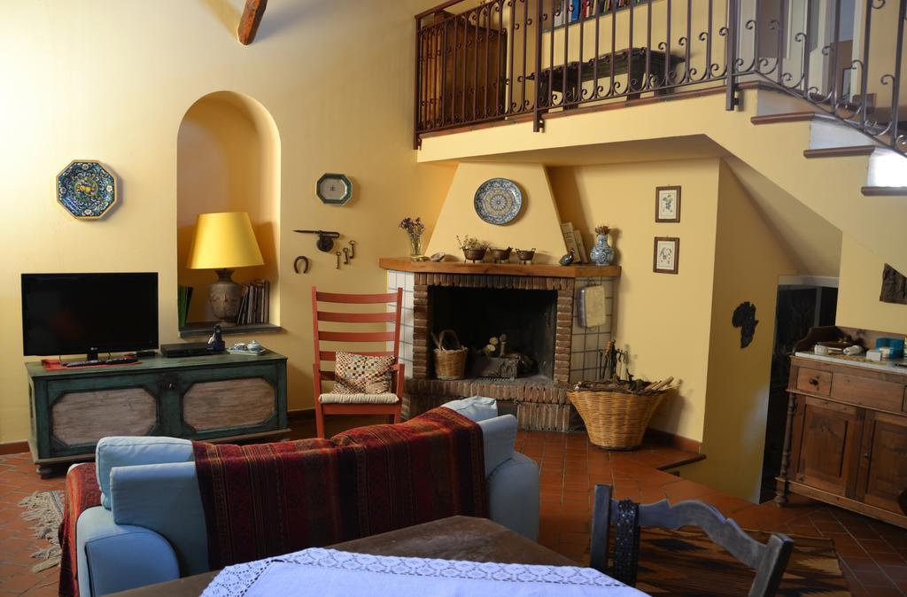 B&B Velardi Viagrande Bagian luar foto
