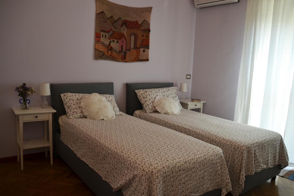 B&B Velardi Viagrande Ruang foto
