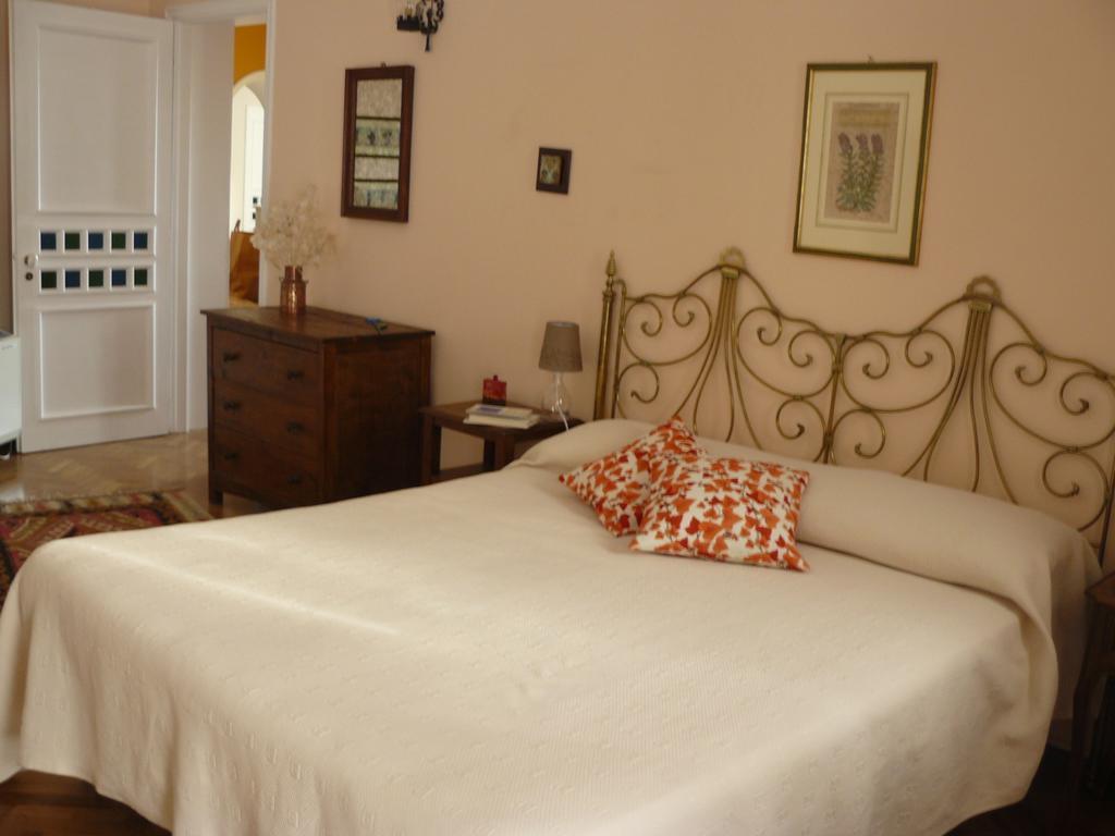 B&B Velardi Viagrande Ruang foto