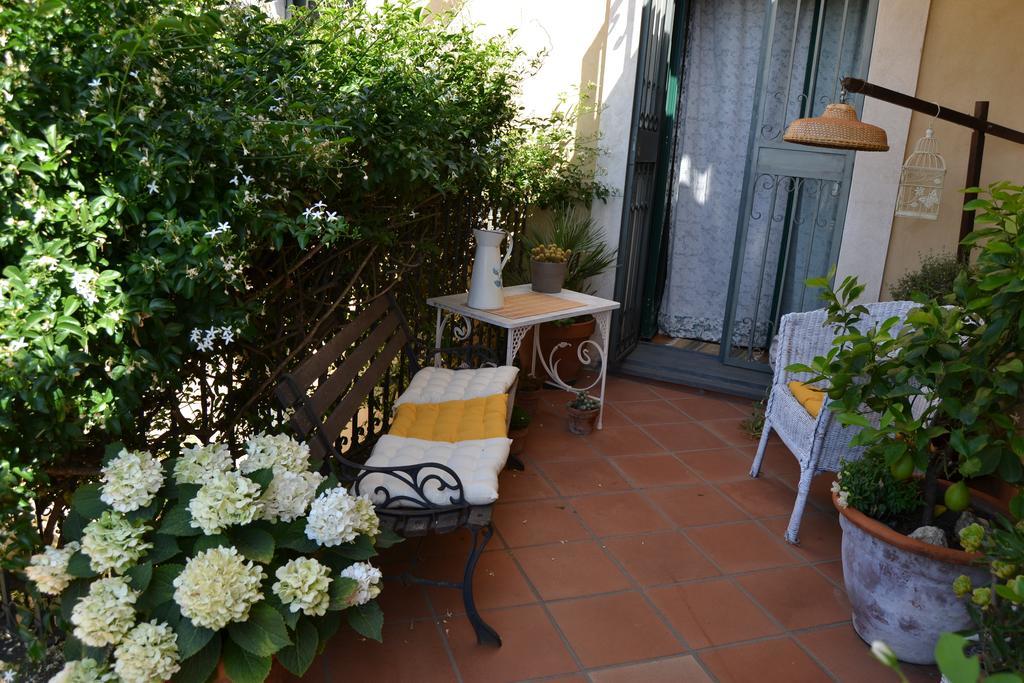B&B Velardi Viagrande Bagian luar foto