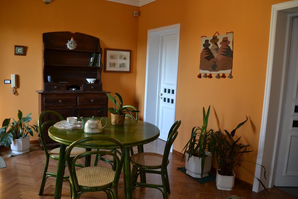 B&B Velardi Viagrande Bagian luar foto