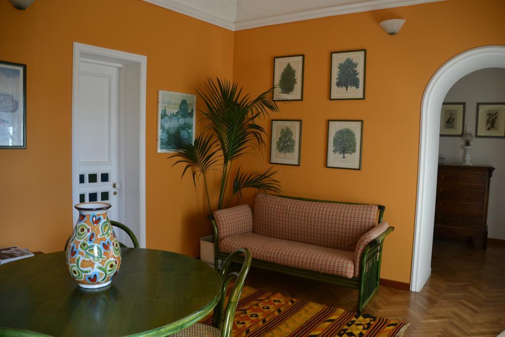 B&B Velardi Viagrande Bagian luar foto